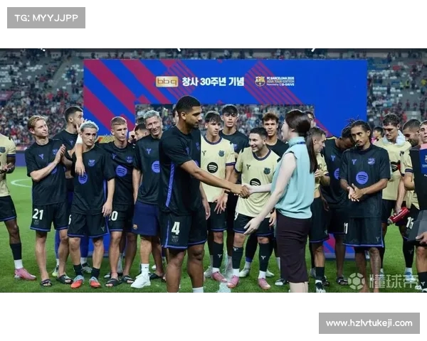 韩国行比赛期间巴萨全体球员拒绝前往混采区接受采访引发热议